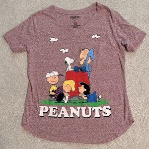 Peanuts v-neck graphic t-shirt women’s S to M size (disregard size in pic)